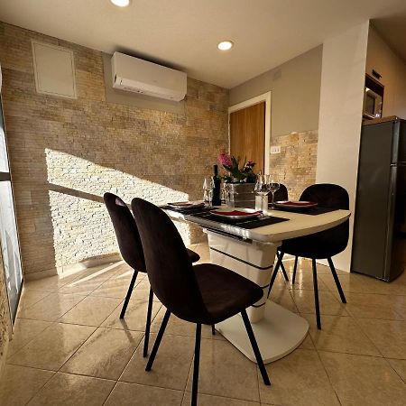 Apartman Veronika Vrsi Bagian luar foto