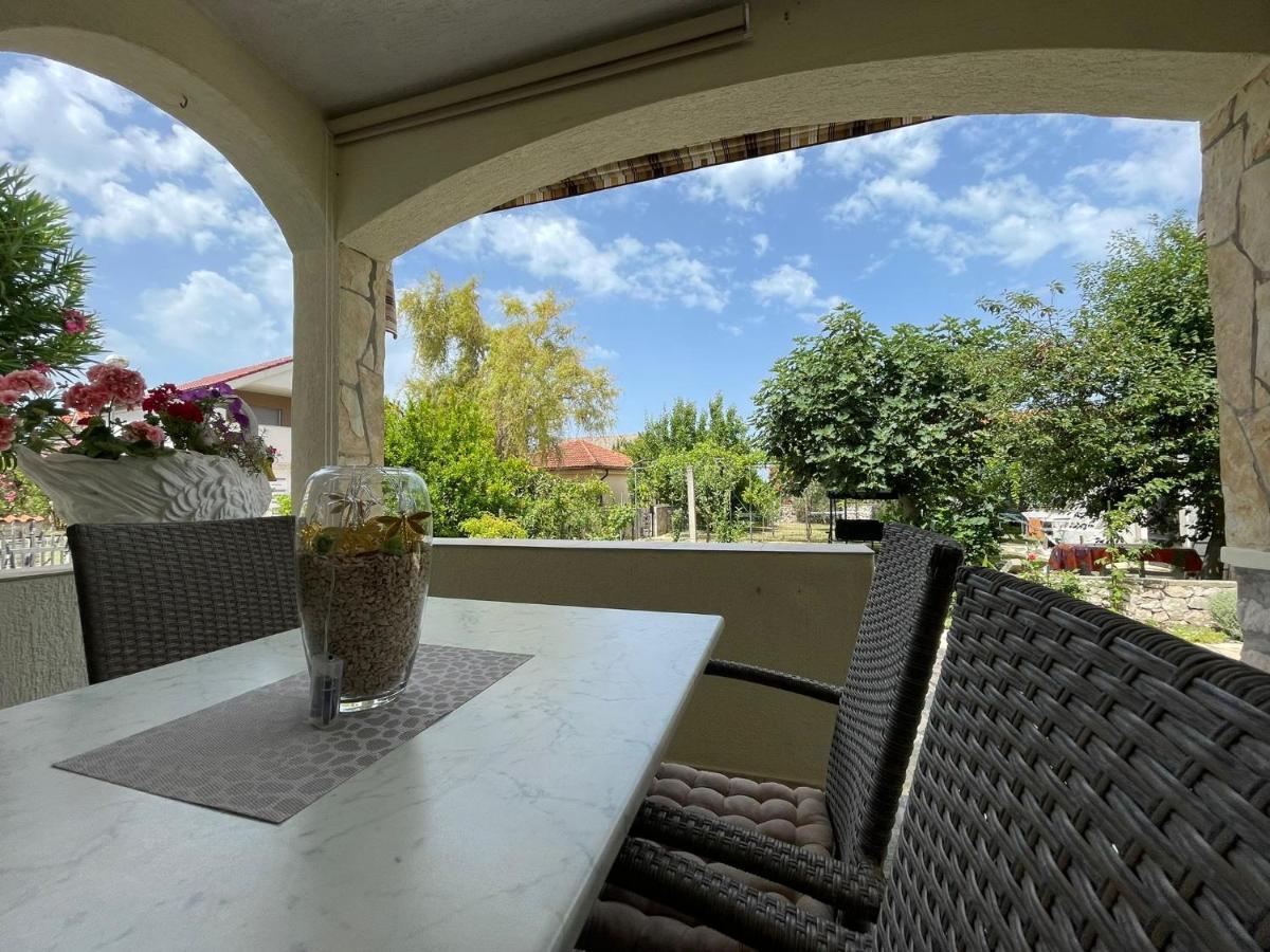 Apartman Veronika Vrsi Bagian luar foto