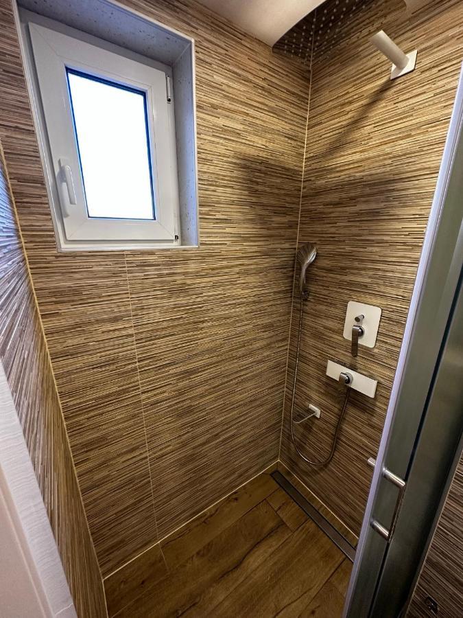 Apartman Veronika Vrsi Bagian luar foto