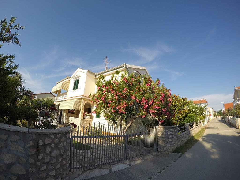 Apartman Veronika Vrsi Bagian luar foto